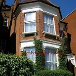 Glenlyn Hotel & Apartments
