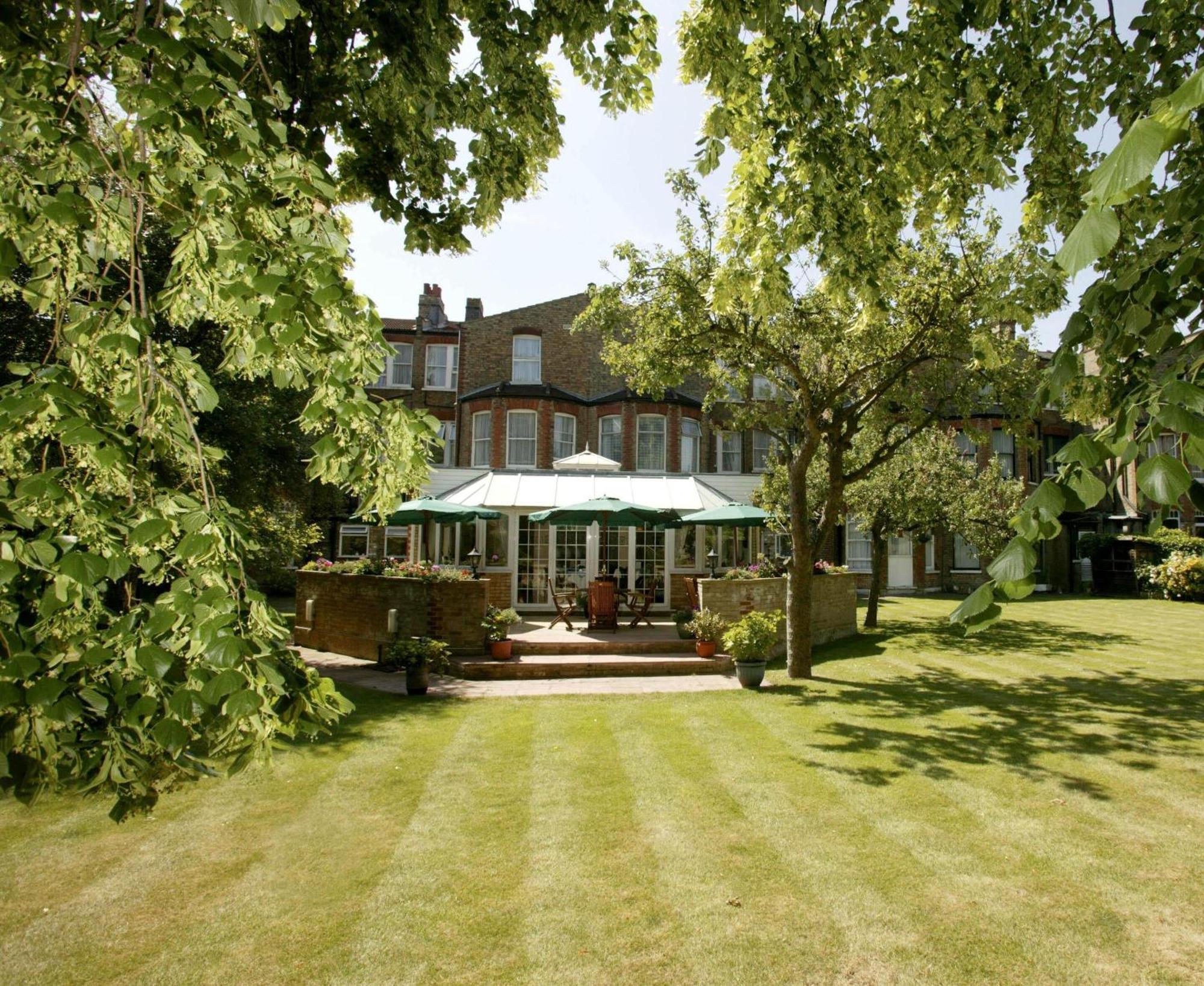 Glenlyn & 3* London