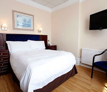 Glenlyn & 3* London
